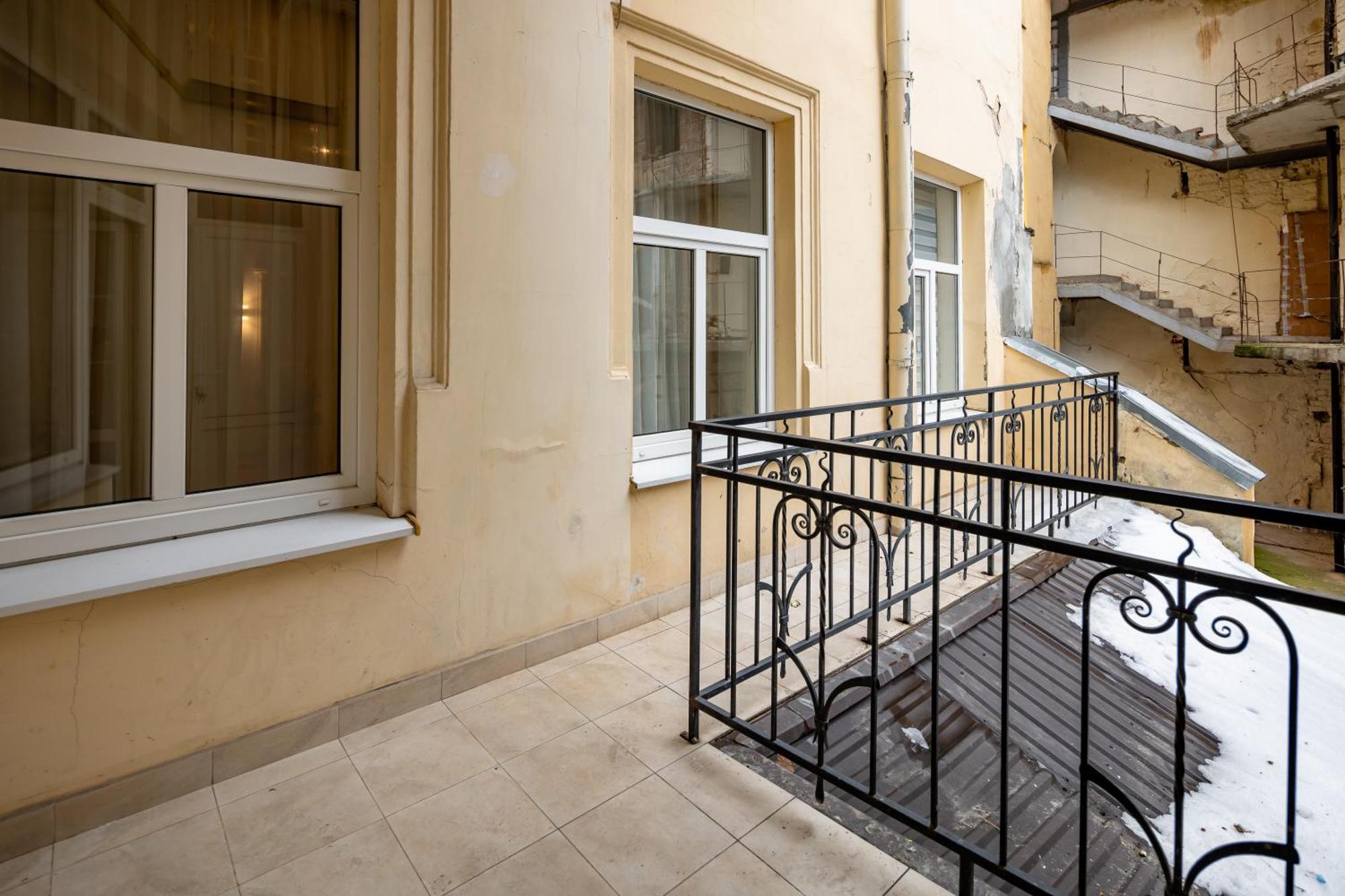 Romari Rynok Sguare VIP Apartment Lviv Bagian luar foto