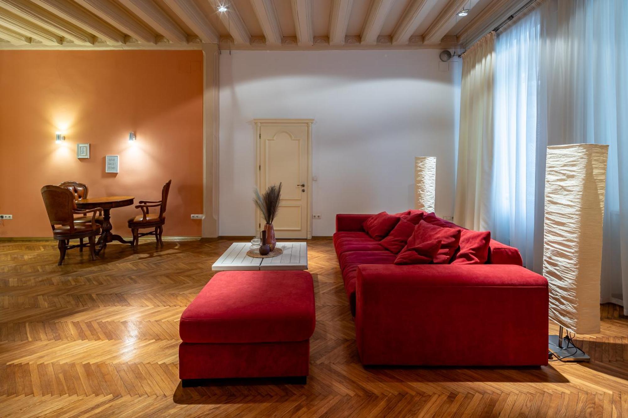 Romari Rynok Sguare VIP Apartment Lviv Bagian luar foto
