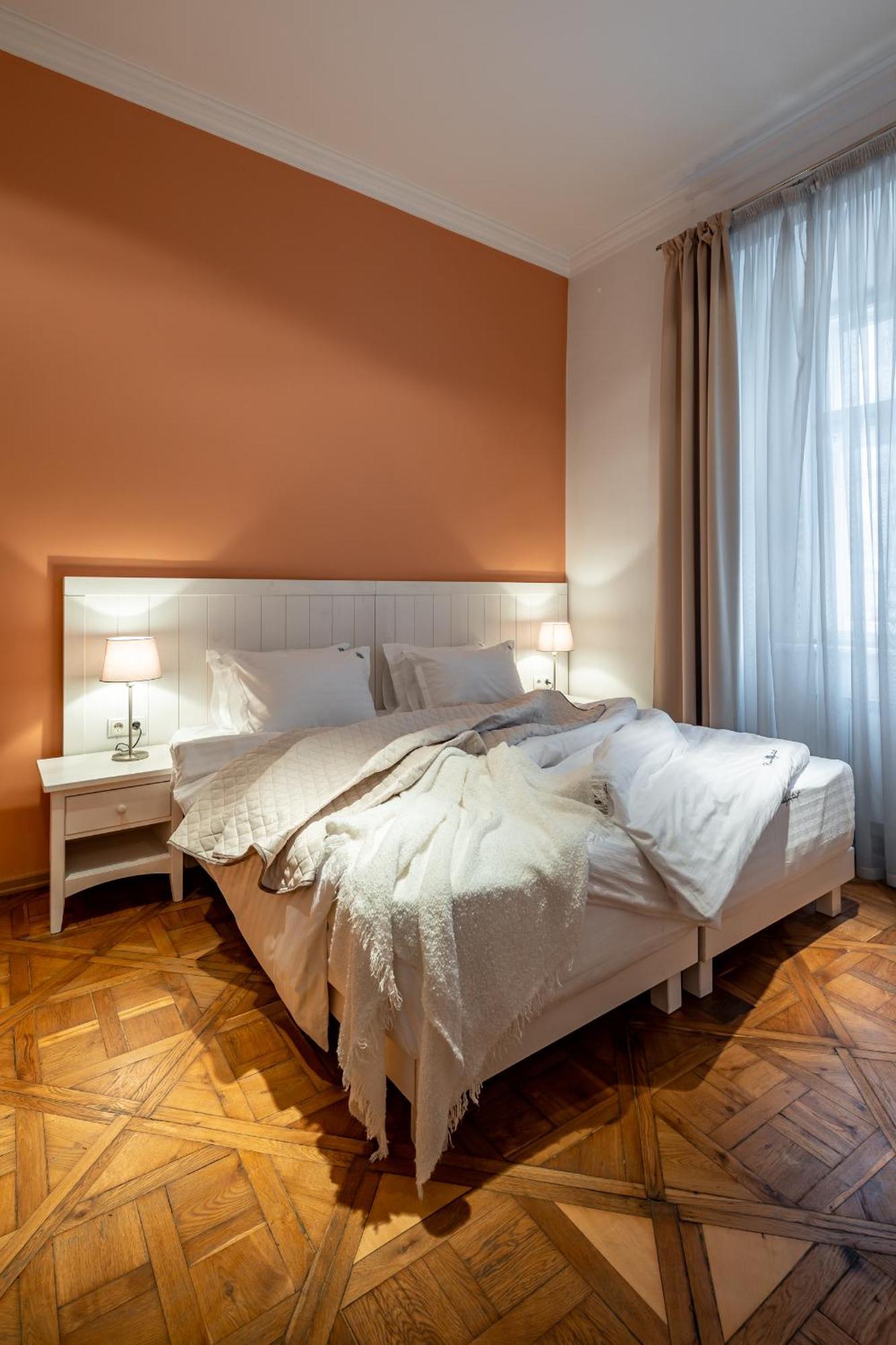 Romari Rynok Sguare VIP Apartment Lviv Bagian luar foto