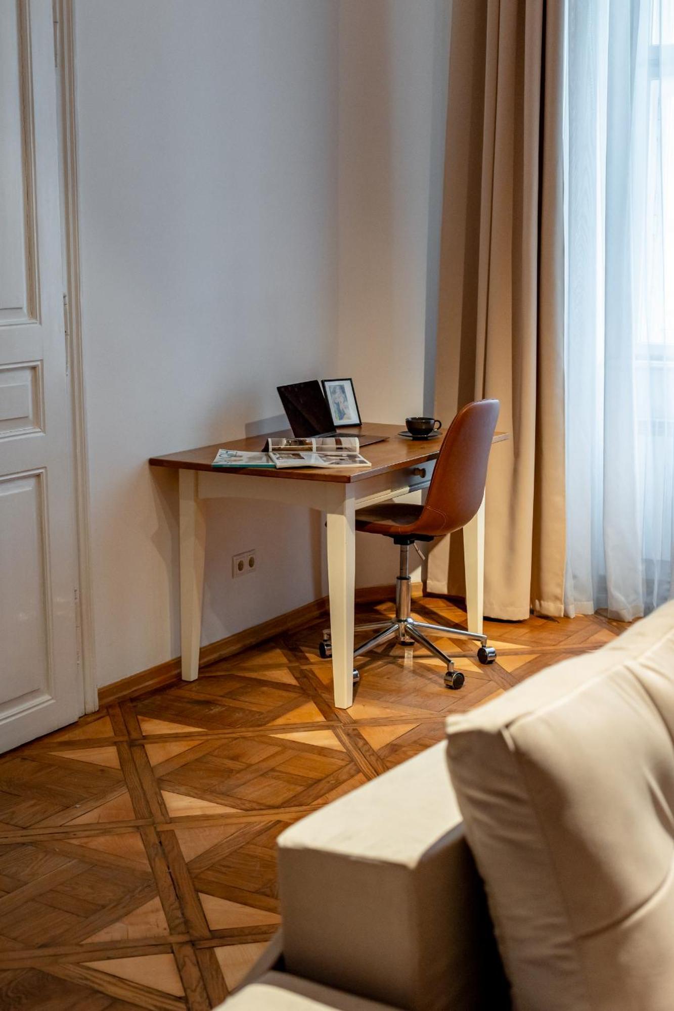 Romari Rynok Sguare VIP Apartment Lviv Bagian luar foto