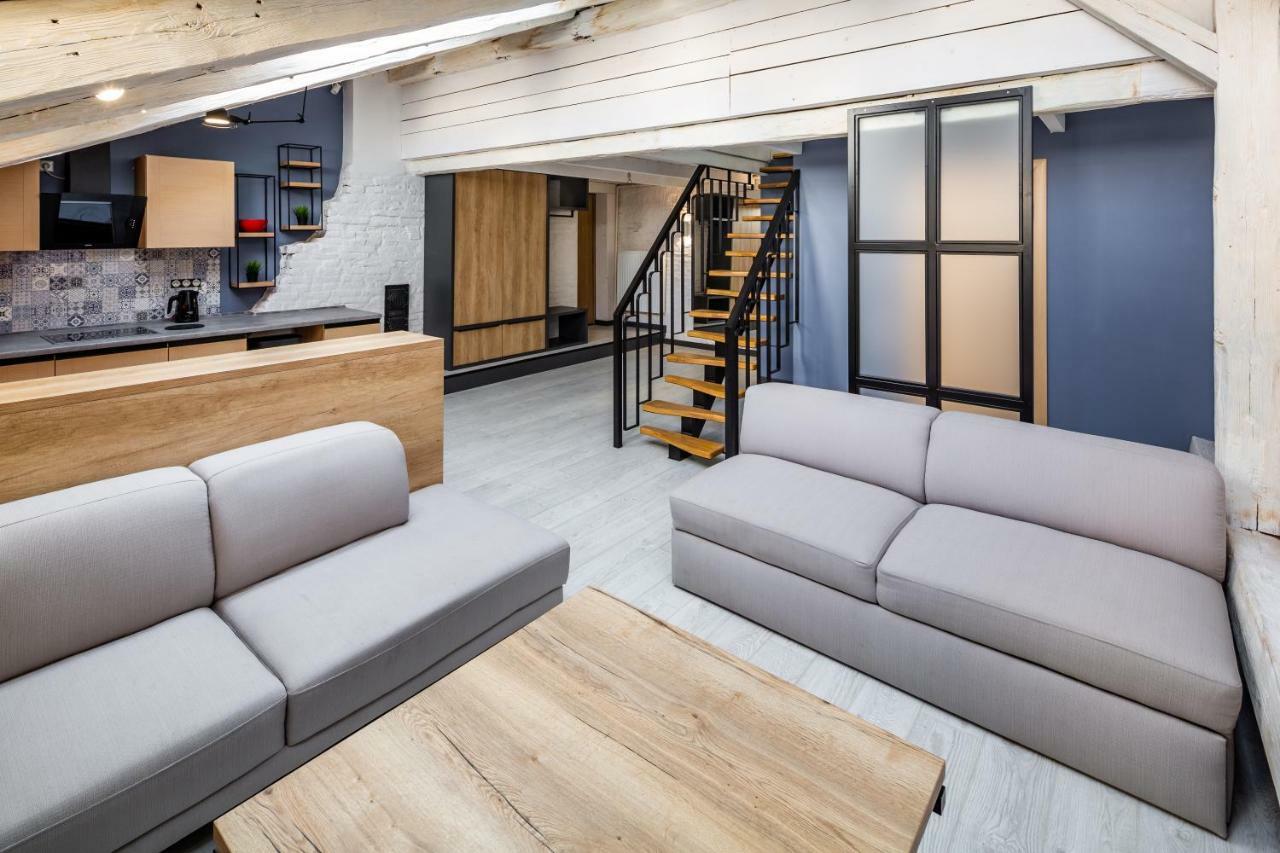 Romari Rynok Sguare VIP Apartment Lviv Bagian luar foto